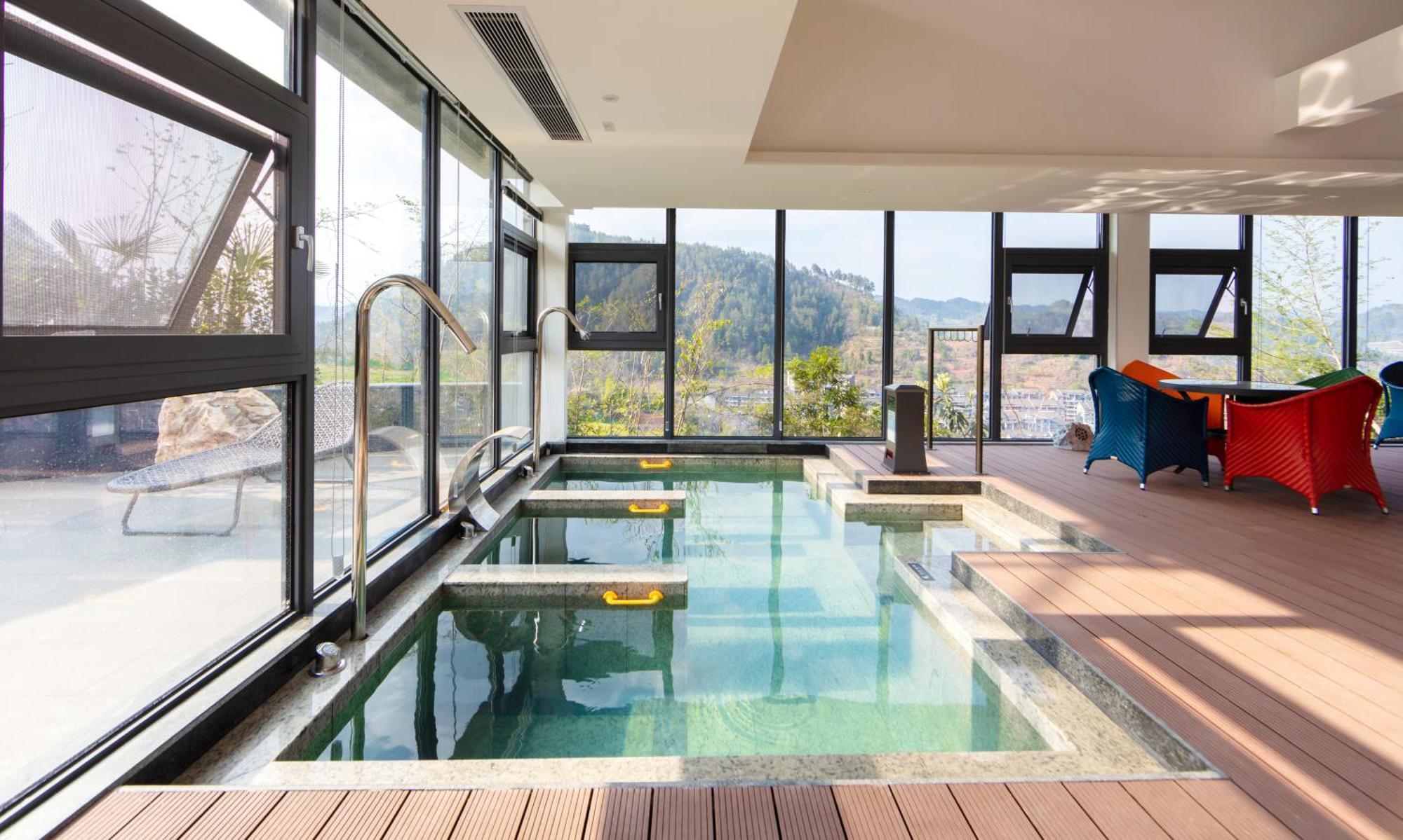 Wyndham Grand Plaza Royale Hot Springs Fenghuang Hotel Buitenkant foto