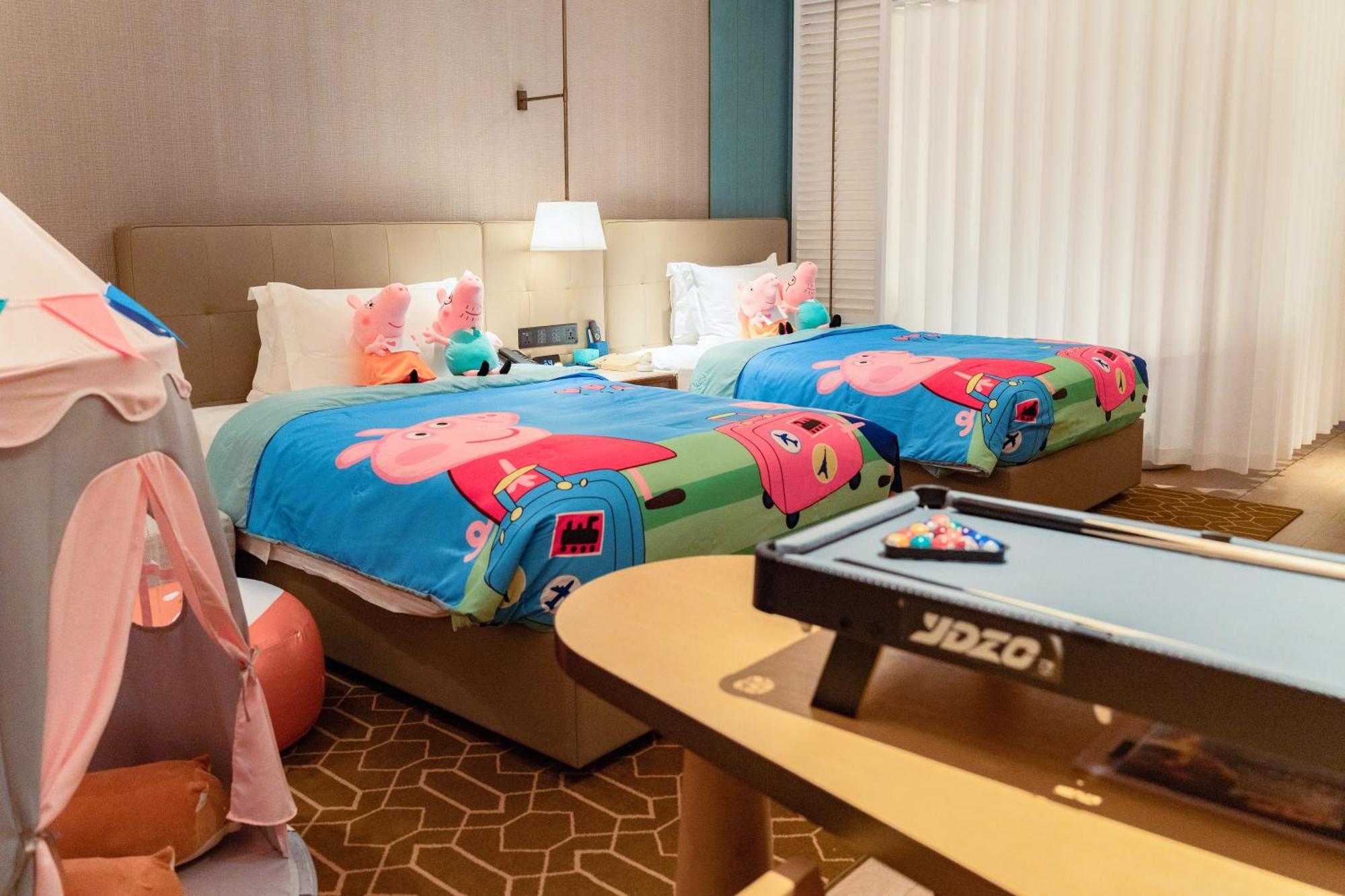 Wyndham Grand Plaza Royale Hot Springs Fenghuang Hotel Buitenkant foto