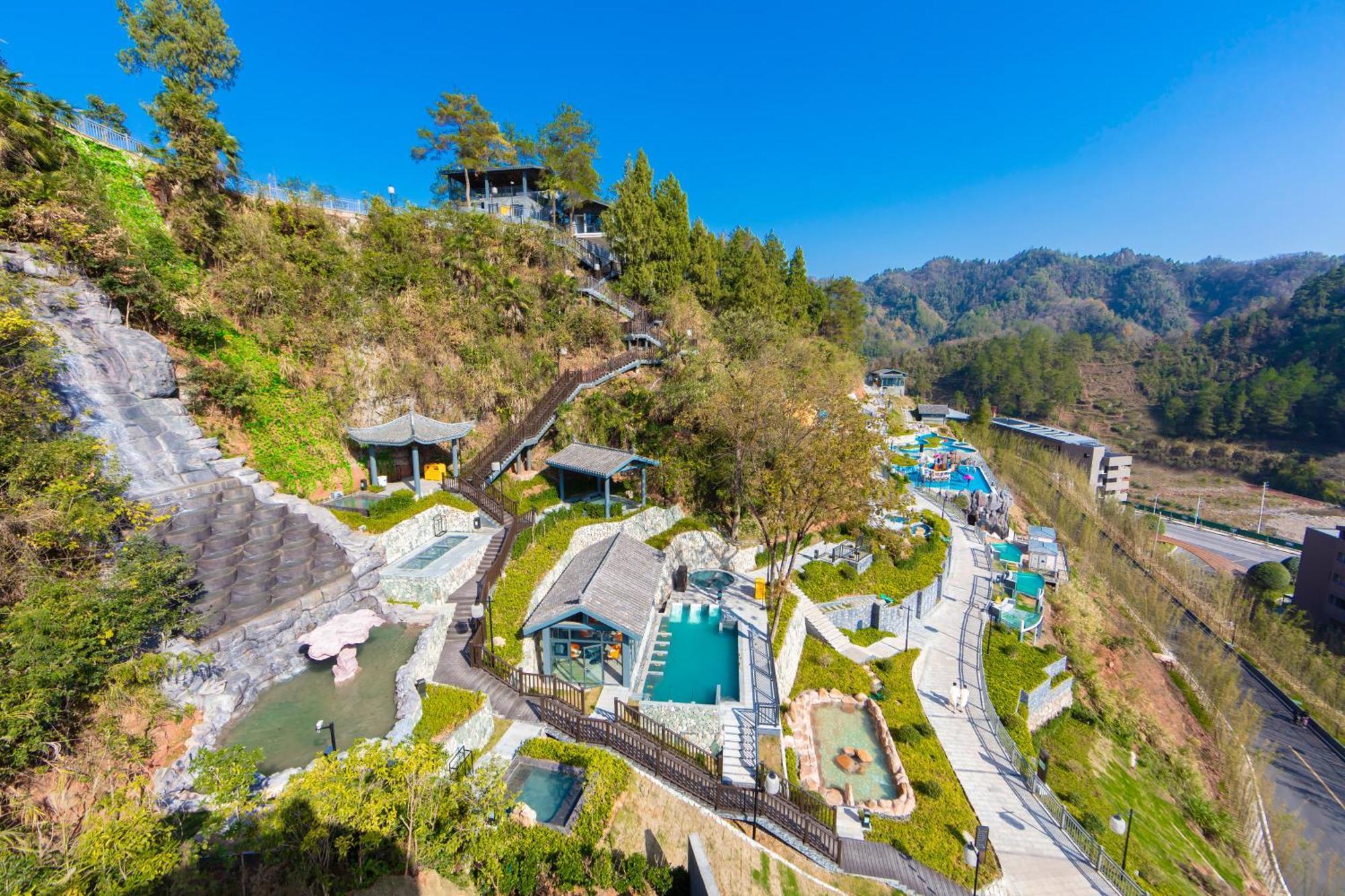 Wyndham Grand Plaza Royale Hot Springs Fenghuang Hotel Buitenkant foto